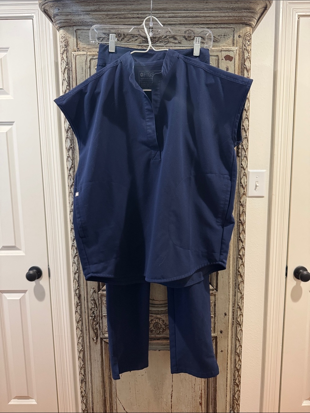 Figs Navy Raphael top (xxs) and yola skinny pants (xs)